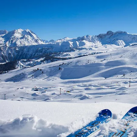 Confortable T2 Skis Aux Pieds, Proche Commerces - Fr-1-182a-14 * Courchevel