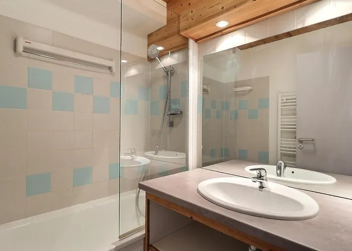 Confortable T2 Skis Aux Pieds, Proche Commerces - Fr-1-182a-14 Courchevel